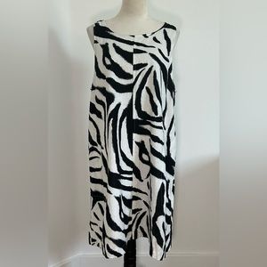 Cynthia Linen Black & White Sleeveless Straight Dress With Pockets.